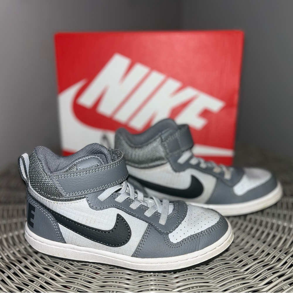 Boys Nike Court Borough Mid